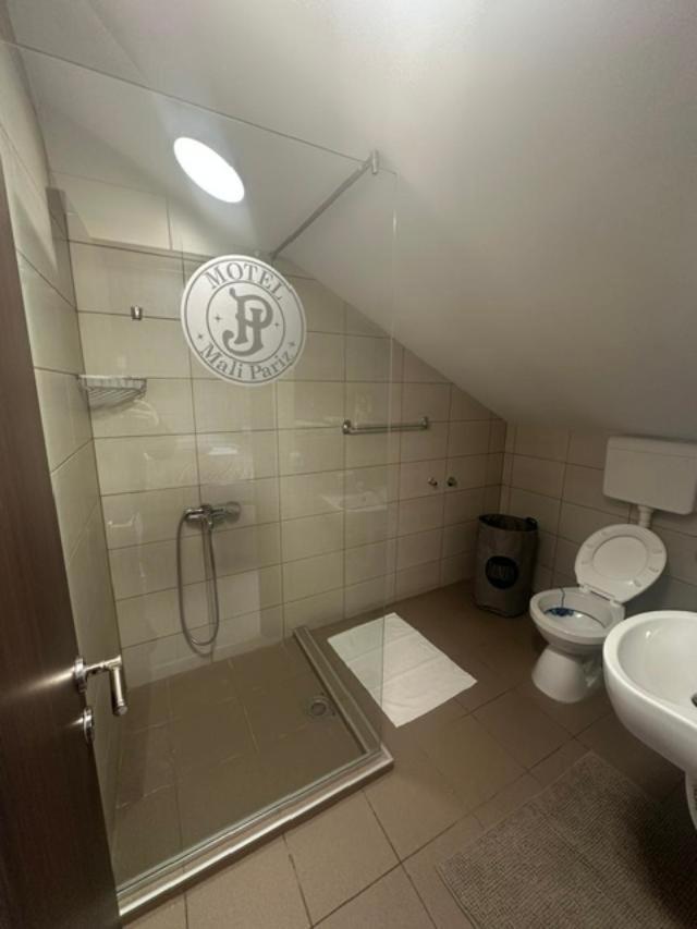 بور Jp Motel Mali Pariz المظهر الخارجي الصورة