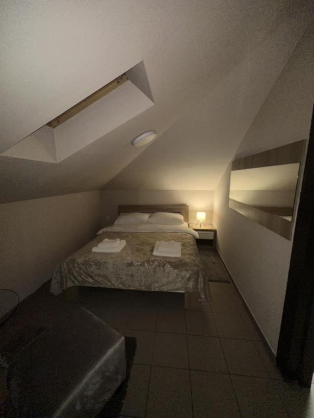 بور Jp Motel Mali Pariz المظهر الخارجي الصورة