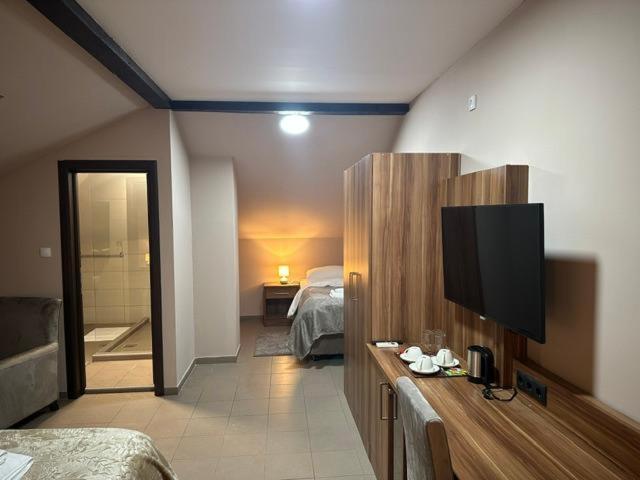 بور Jp Motel Mali Pariz المظهر الخارجي الصورة
